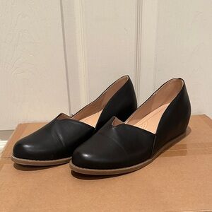Sleek Black Leather Loafers for Women